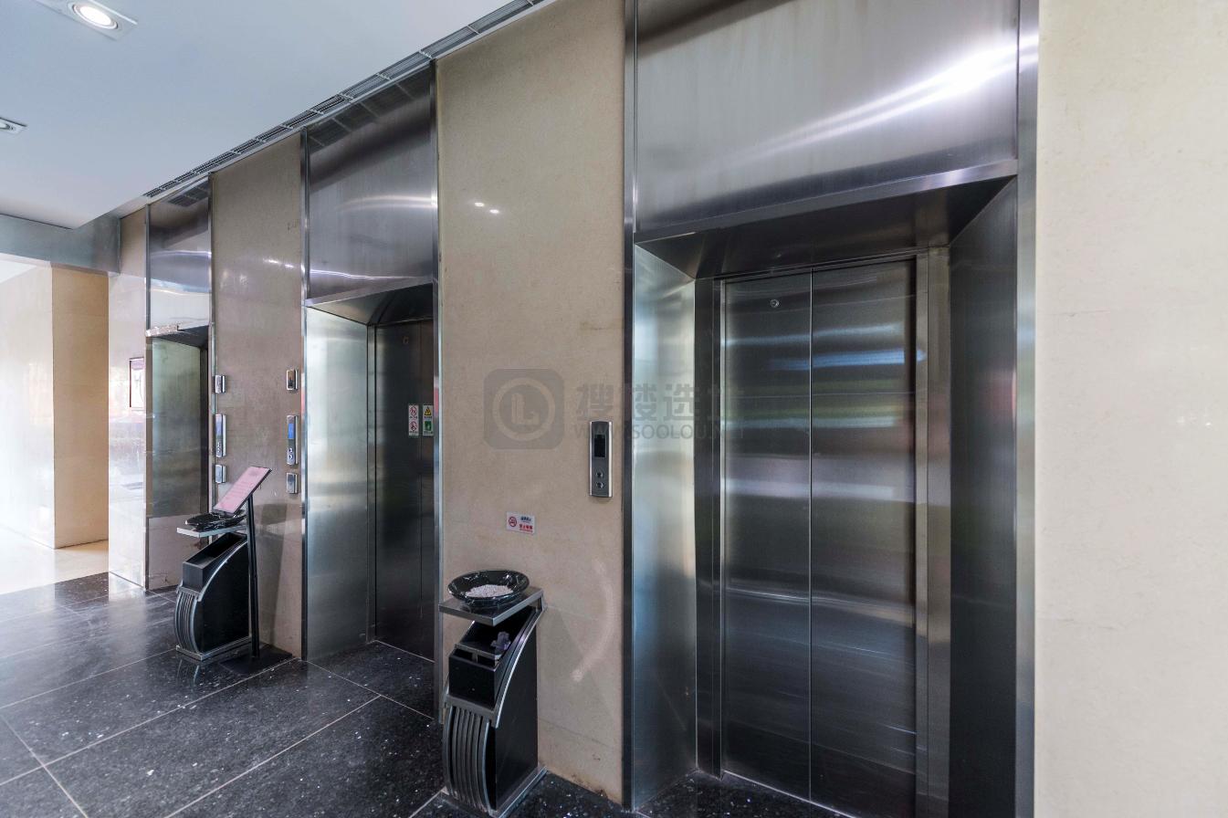 法姬娜大厦电梯间