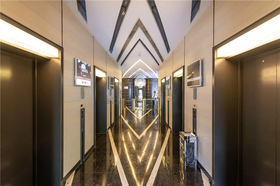 高帆大厦电梯间